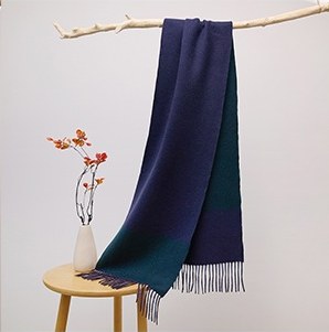 Reversible Satin Check Cashmere Scarf Navy/Green