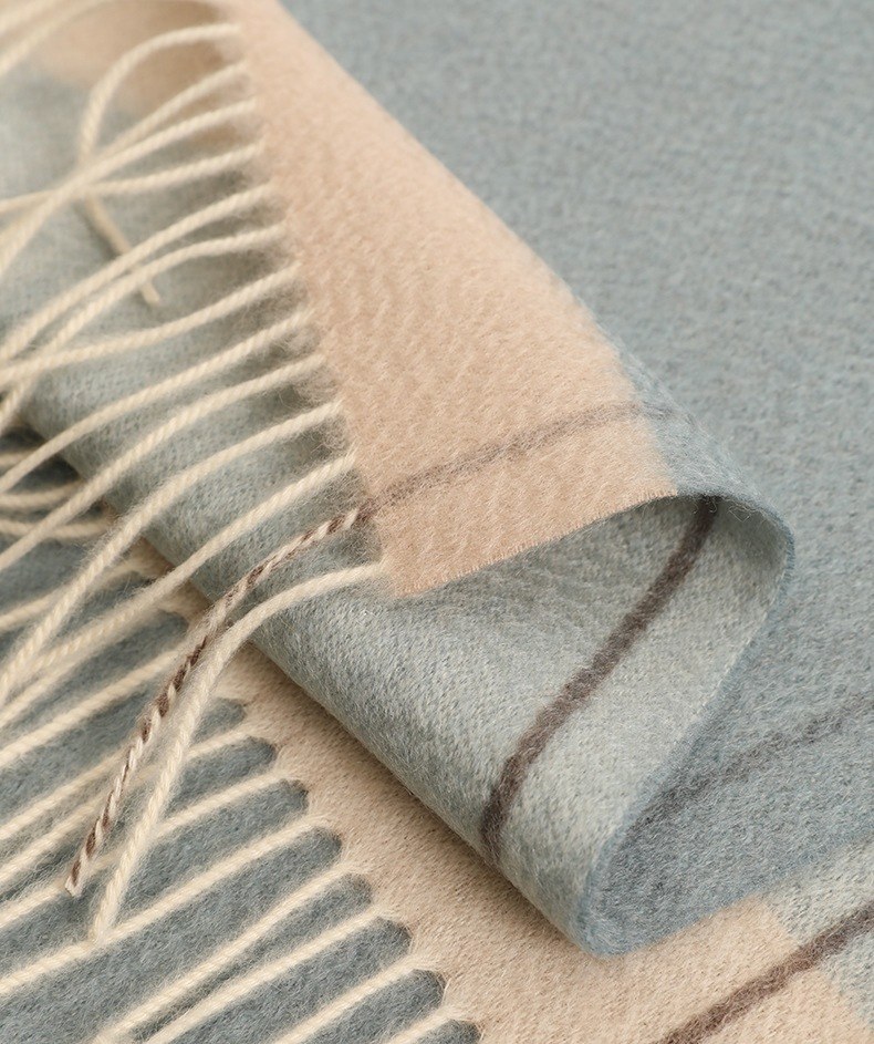Cashmere Scarf with Reversible Effect — RS26-C133 Cashmere Scarf with Reversible Effect