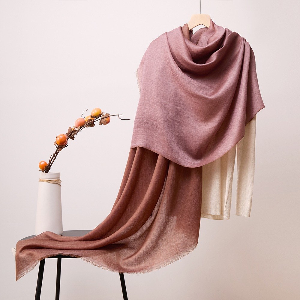 200-Count Cashmere Satin Shawl 200-Count Cashmere Satin Shawl