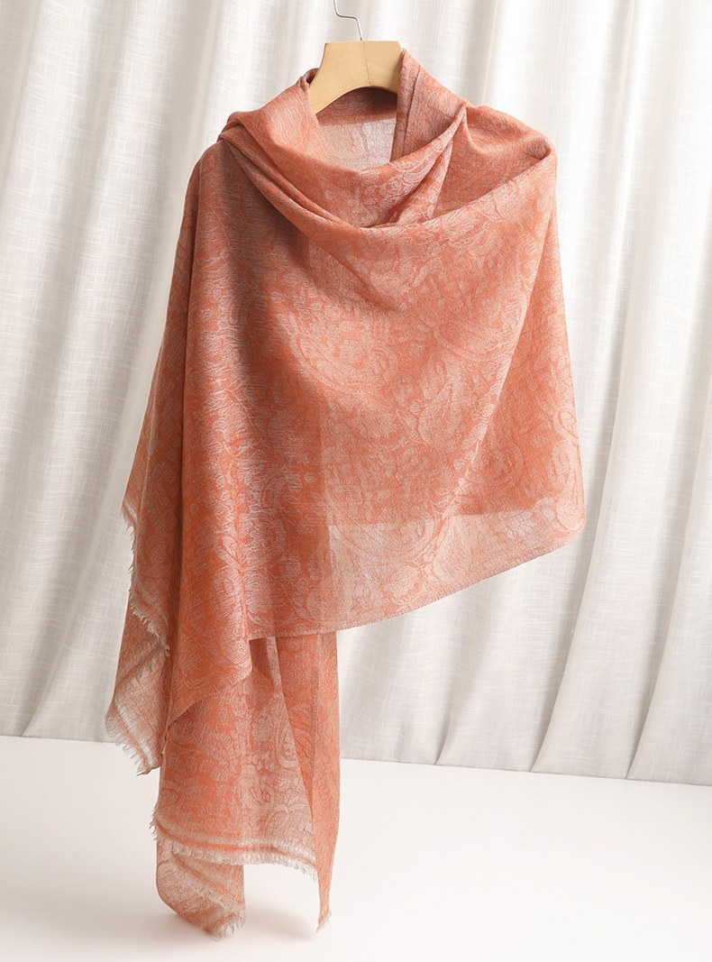 200-Count Cashmere Paisley Jacquard Scarf 200-Count Cashmere Paisley Jacquard Scarf