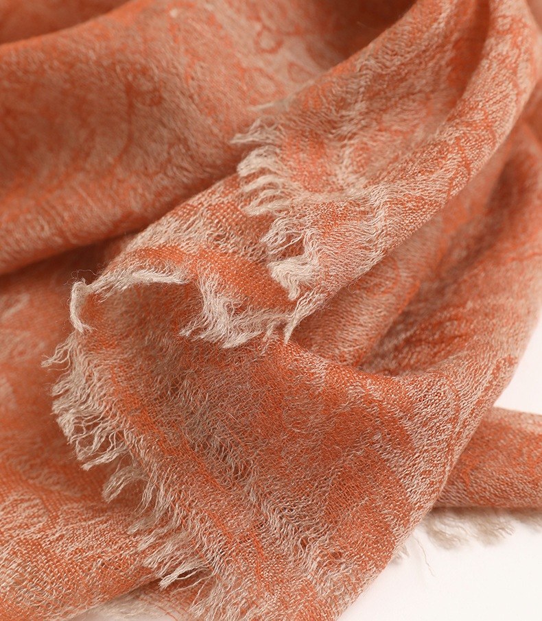 200-Count Cashmere Paisley Jacquard Scarf 200-Count Cashmere Paisley Jacquard Scarf