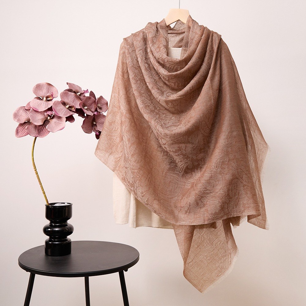 200-Count Cashmere Paisley Jacquard Scarf 200-Count Cashmere Paisley Jacquard Scarf