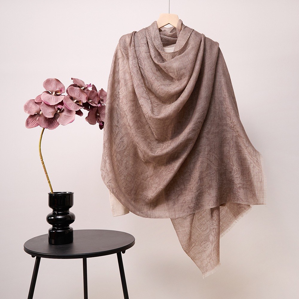200-Count Cashmere Paisley Jacquard Scarf 200-Count Cashmere Paisley Jacquard Scarf