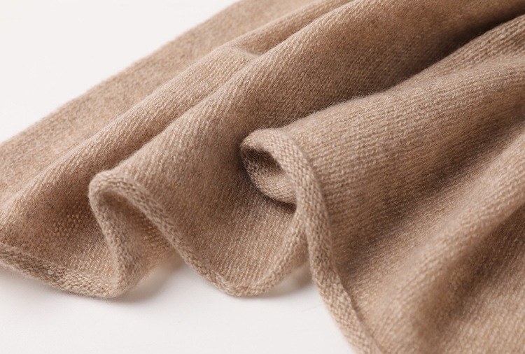 Cashmere Jersey Check Scarf with Rolled Edges Cashmere Jersey Check Scarf with Rolled Edges