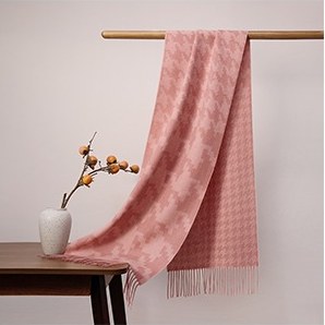 Wool Ombre Houndstooth Scarf Pink